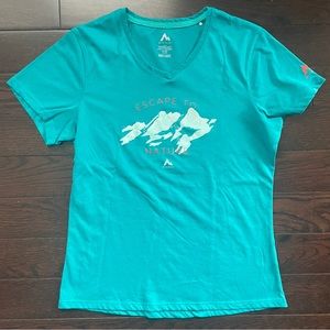 🆕 McKinley Kanno Tee V-neck